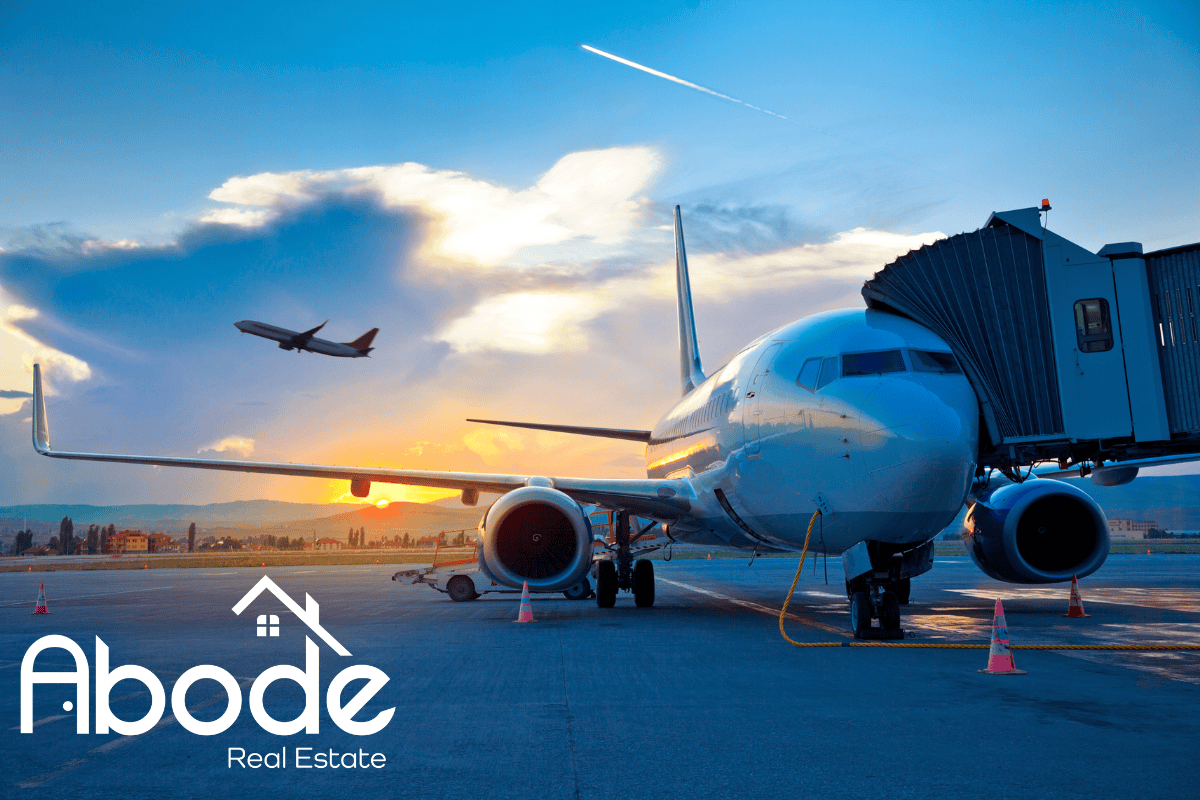 Map highlighting airports near Fort Lauderdale, FL, including major and regional options.