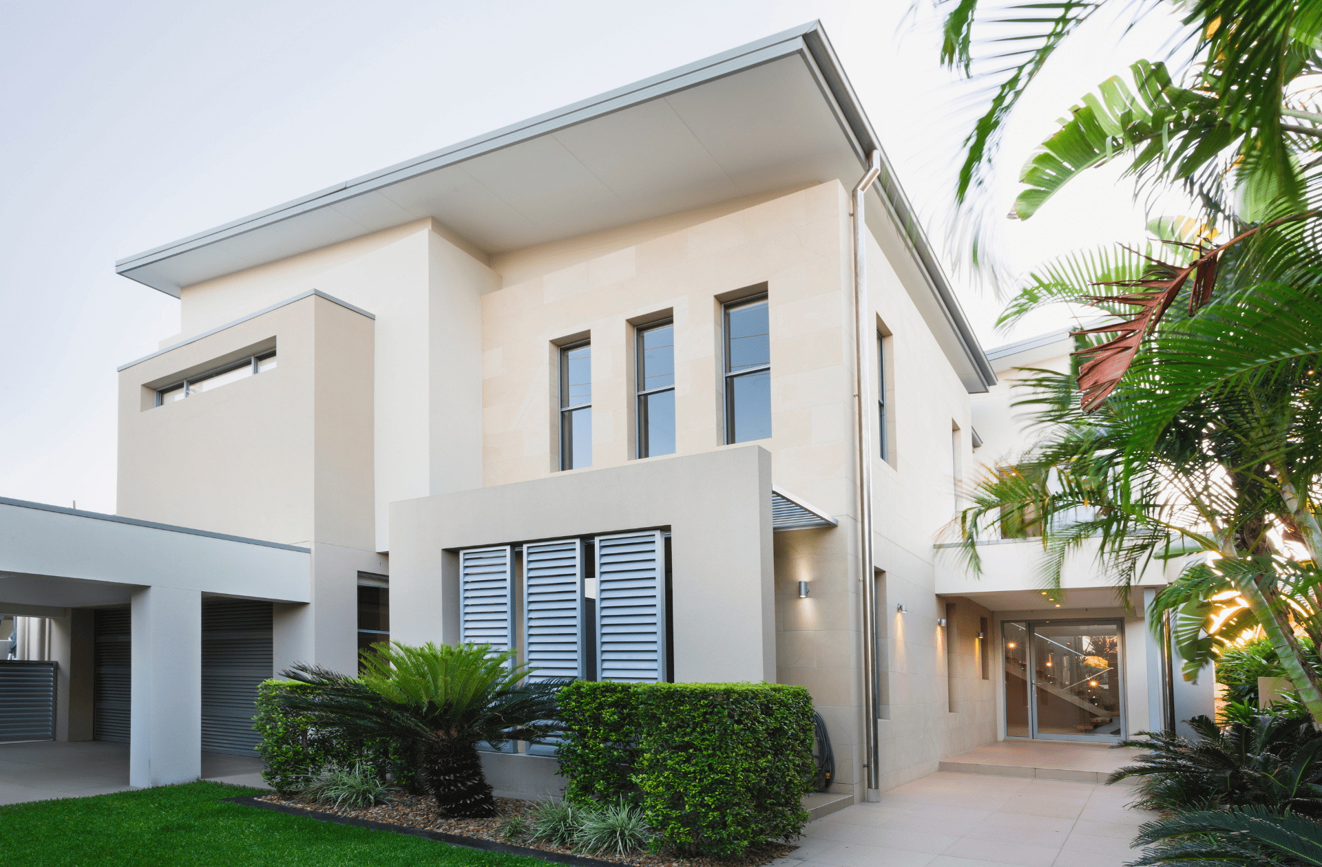 Discover your dream home in Fort Lauderdale's charming Colee Hammock neighborhood.