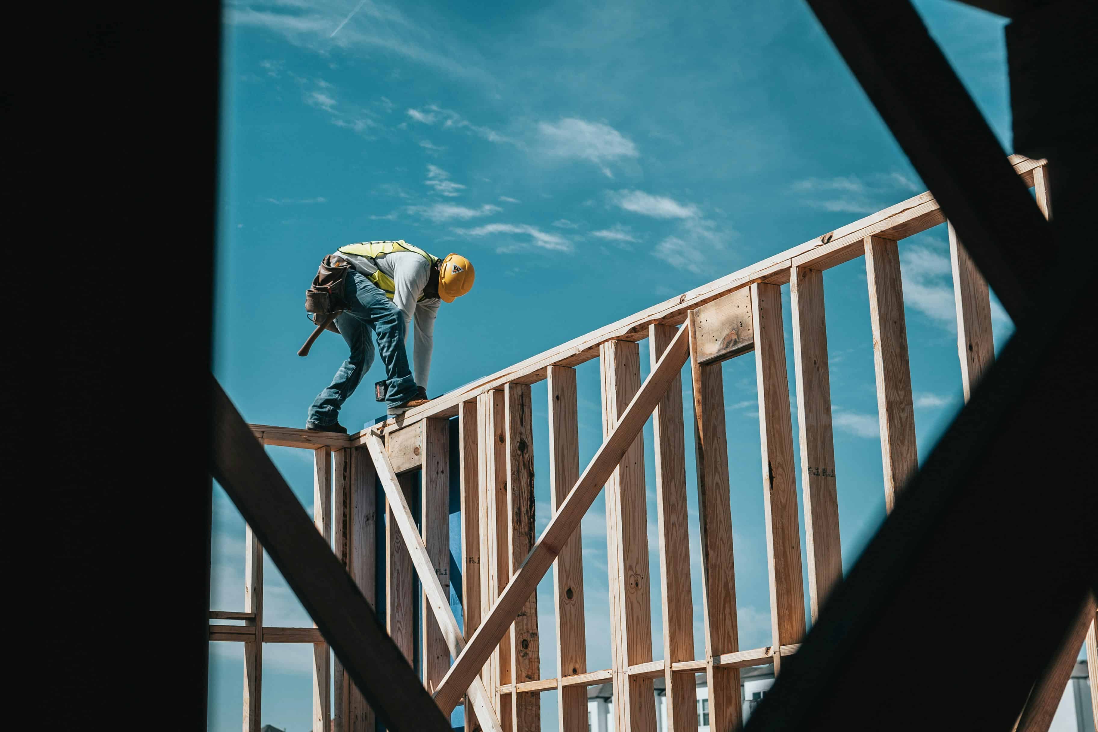 Guide to luxury new construction homes in Bal Harbour, offering insights on amenities, locations, and buying tips.